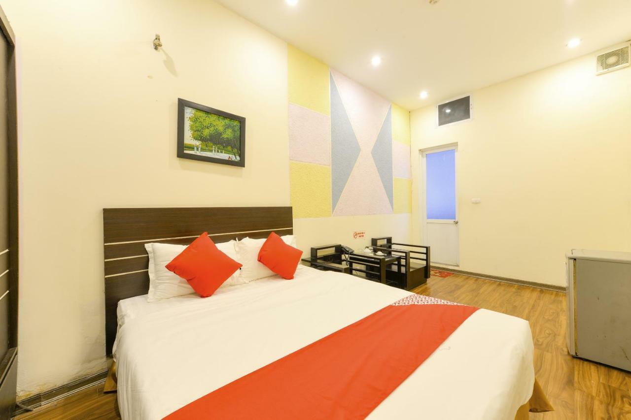 Oyo 279 West Lake Hotel Hanoi Esterno foto